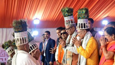 Ramnami Samuday: Representatives of the Ramnami community, who have kept Ramnaam in every part of their body, heart and consciousness, greeted Chief Minister Vishnu Dev Sai by wearing their traditional peacock crown.