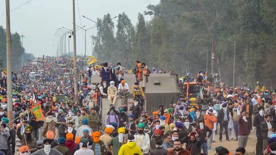 Delhi Farmers Protest: Clash begins between farmers and police, tear gas shells fired at Shambhu border